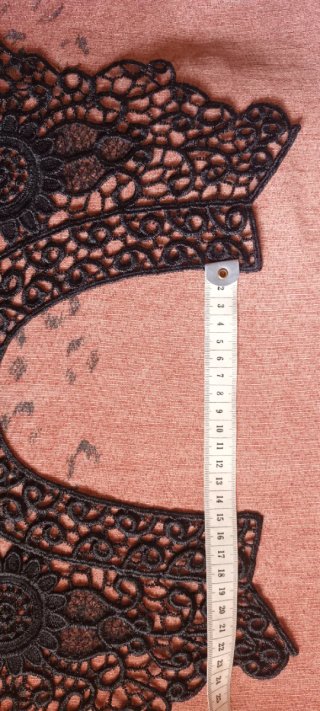 Cuello bordado negro encaje