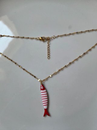Collar pez rojo y blanco