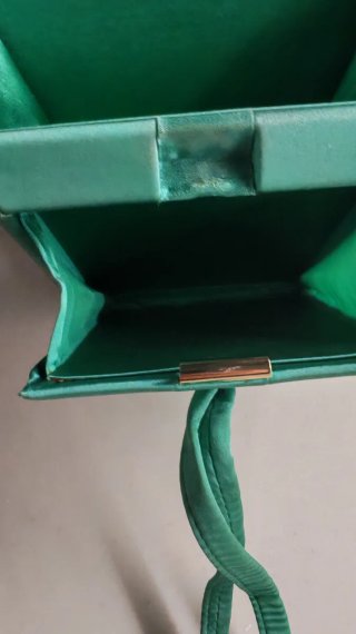 Bolso fiesta Bimba y Lola verde y dorado