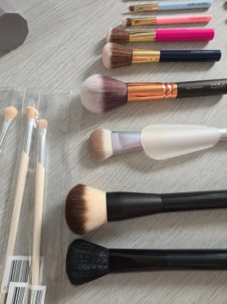 Set Brochas Maquillaje  Marcas : nyx,Estee lauder