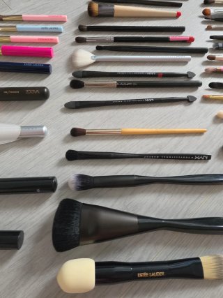 Set Brochas Maquillaje  Marcas : nyx,Estee lauder