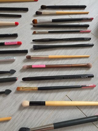 Set Brochas Maquillaje  Marcas : nyx,Estee lauder