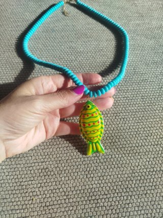 Collar pez turquesa y amarillo