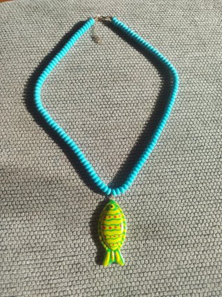 Collar pez turquesa y amarillo