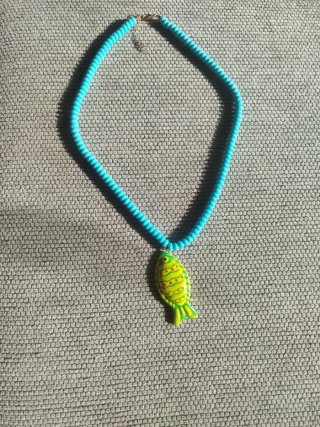 Collar pez turquesa y amarillo