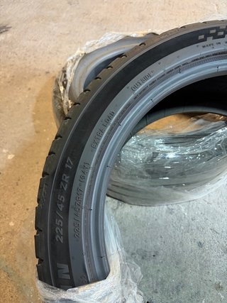 Michelin Pilot Sport 5 225/45 R17 94Y