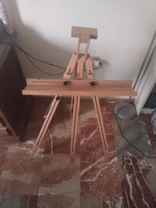 Caballete de madera para pintar
