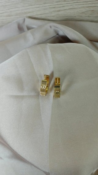 Pendientes LOVE Vintage Chapado Oro 18k