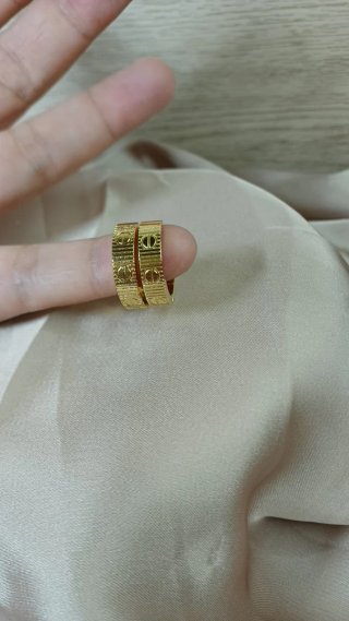 Pendientes LOVE Vintage Chapado Oro 18k