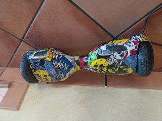 Hoverboard con diseño graffiti