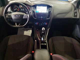 Ford Focus STline, Carplay, Navi, 6 vel, cámara..