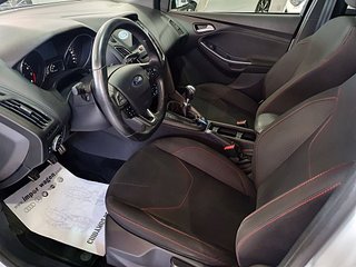 Ford Focus STline, Carplay, Navi, 6 vel, cámara..