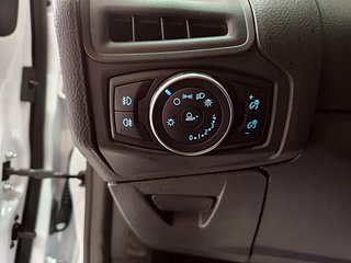 Ford Focus STline, Carplay, Navi, 6 vel, cámara..