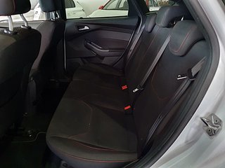 Ford Focus STline, Carplay, Navi, 6 vel, cámara..