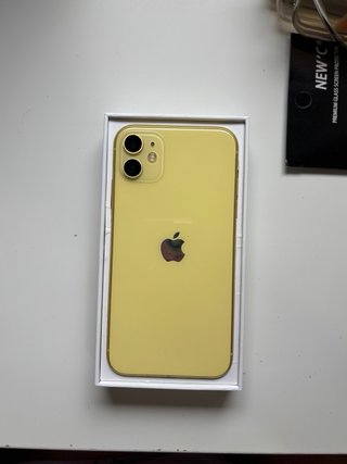 Iphone 11 128GB amarillo + Accesorios