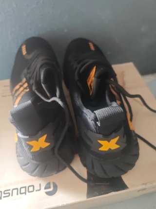 Zapatillas de seguridad Guy negras y naranjas