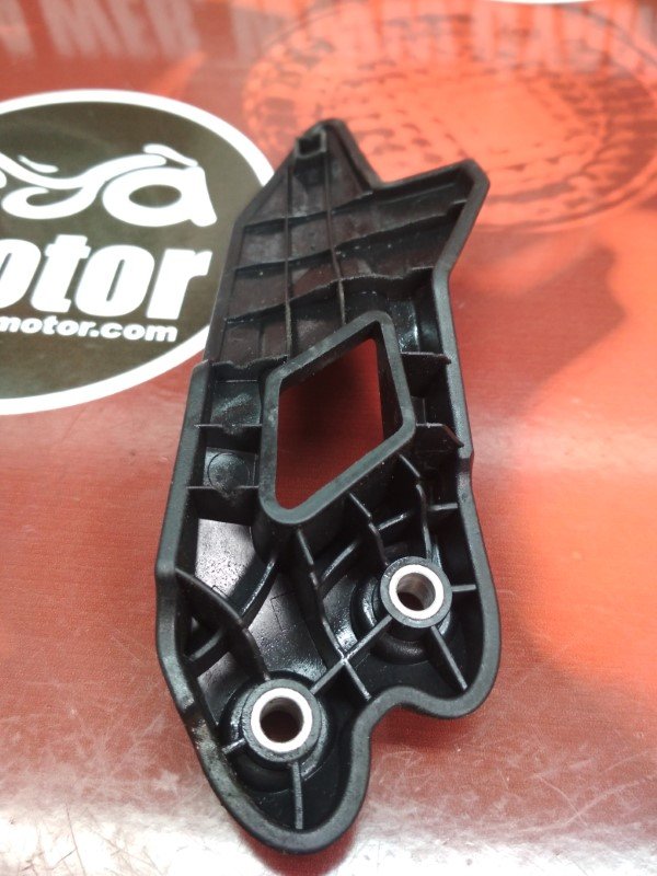 Protector de calor BMW 46637716066