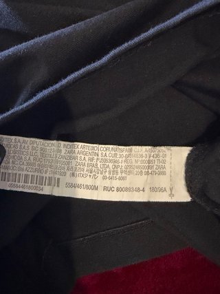 Camiseta Zara Negra Cuello Redondo Básica
