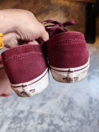 Zapatillas Vans bajas color burdeos