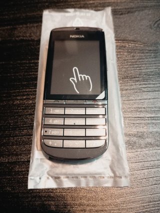 Nokia Asha 300 Sin Usar, mantiene protectores