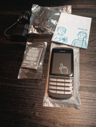 Nokia Asha 300 Sin Usar, mantiene protectores