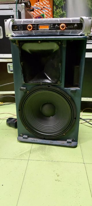 8 Monitores Tipo NEXO