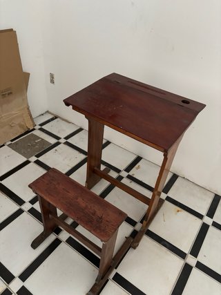 Pupitre antiguo de madera