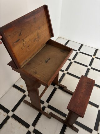 Pupitre antiguo de madera