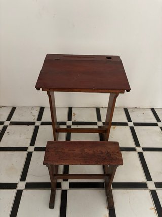 Pupitre antiguo de madera