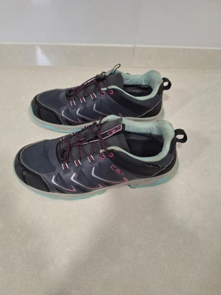 Zapatillas CMP grises y rosas T39