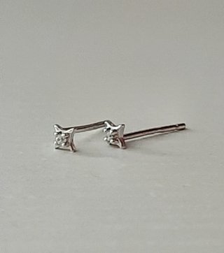 Pendientes pequeños plata y circón 'estrella'