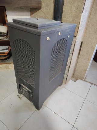 Estufa de metal gris