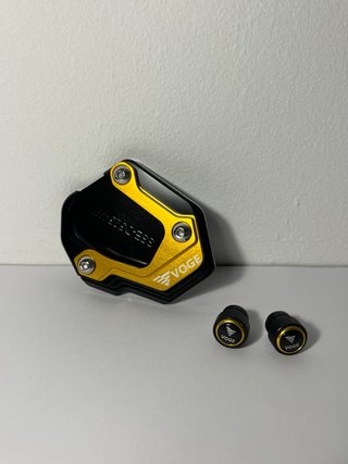 Accesorios Voge 900DSX: Pata de cabra y tapones