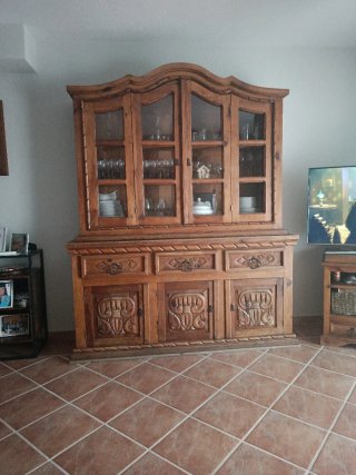 Mueble rústico de madera para comedor