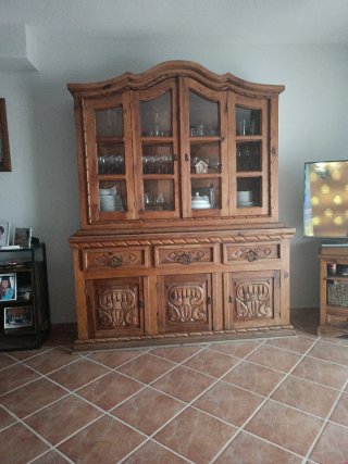 Mueble rústico de madera para comedor