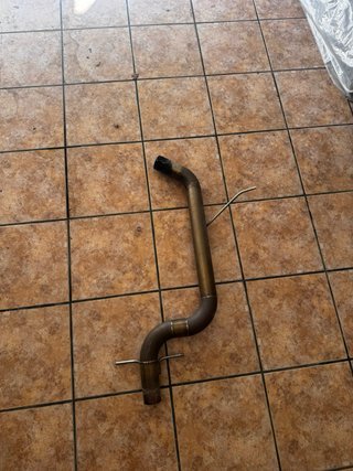 Tubo de escape intermedio