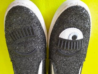 Zapatos Chiara Ferragni negros con ojos