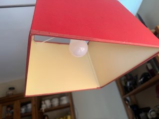 Lámpara de techo roja