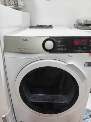 Secadora AEG 8kg Bomba Calor Condensación
