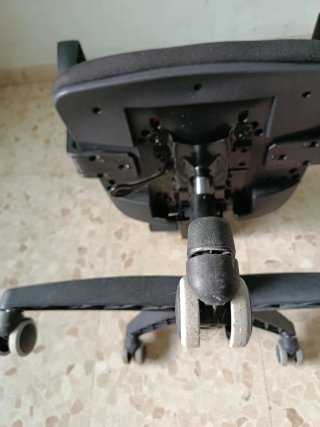 Silla de oficina ergonómica negra