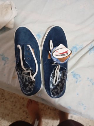Zapatillas azules de ante