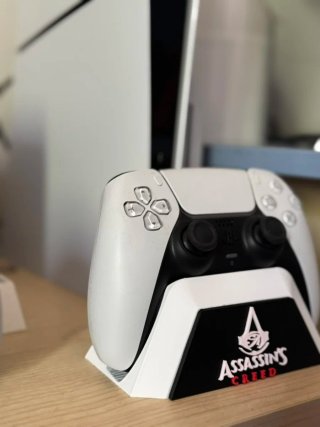 Soporte Mando PS5 Assassin's Creed
