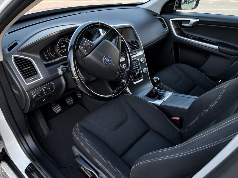 Volvo XC60 2015 - foto 1