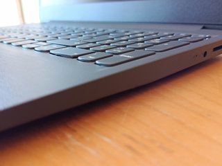 No regateo-Ordenador portatil LENOVO V15-IGL