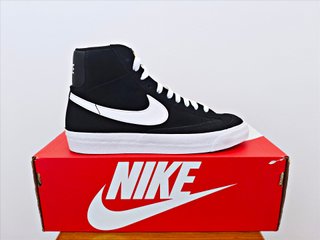 NIKE BLAZER MID '77 SUEDE