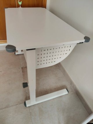 Mesa estudio abatible patas regulables
