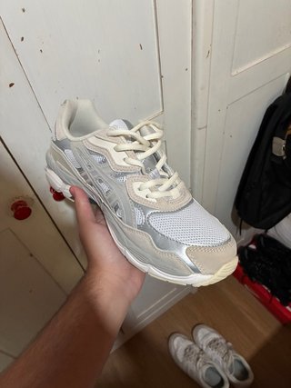 Tênis Asics Gel NYC Prata e Branco