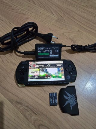 PSP Slim 3004 Edición Monster Hunter