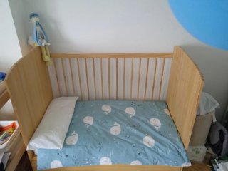 Cuna evolutiva madera + colchón + sábanas