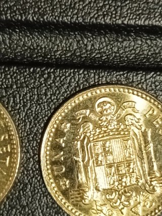 Monedas 1 pts 1975, 1980 * 76-82